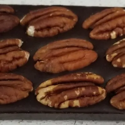 Dark 70% with Pecans