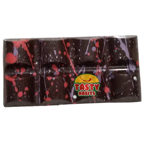Milk Chocolate with Strawberry Crispearls Small